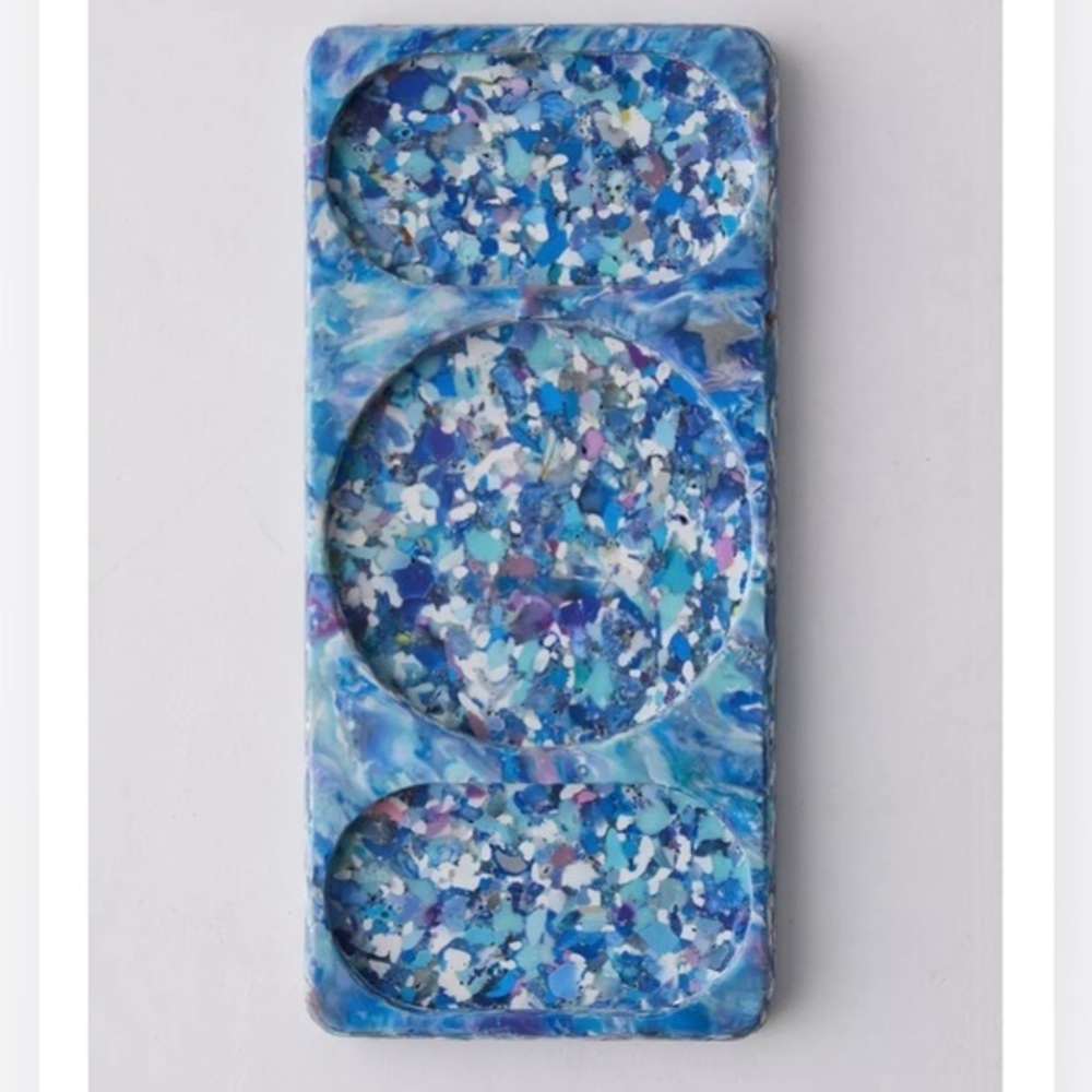 URBAN OUTFITTERS*****Faye Large Recycled Tray, NWT